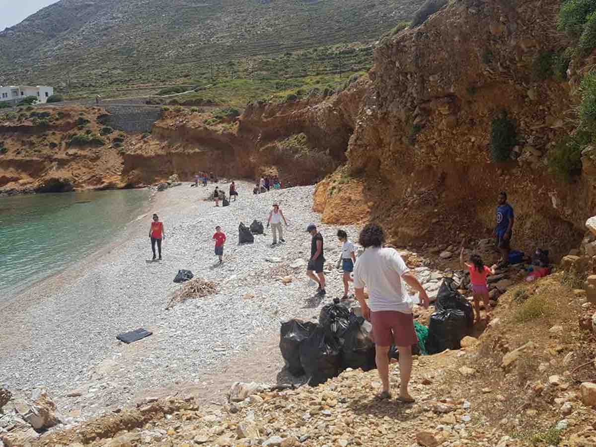 παραλίες της Αμοργού